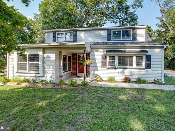 3 Pine Ln, Hainesport, NJ 08036