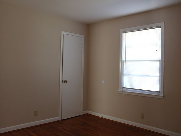5th image of 1911 Meadowgreen Dr
