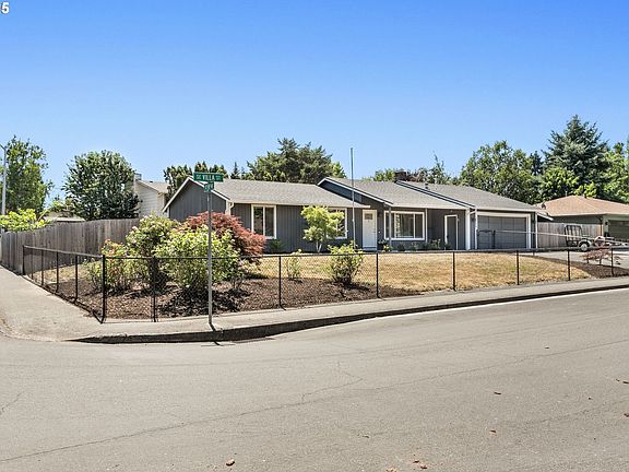 2nd image of 5384 SE Villa St