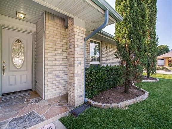 3rd image of 3703 Constitution Dr