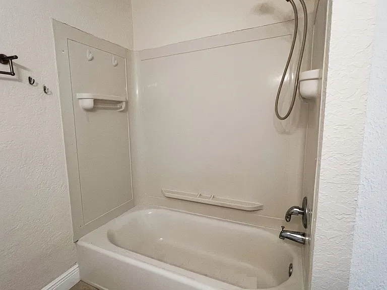 9617 Riverside Dr #6 — Photo 31