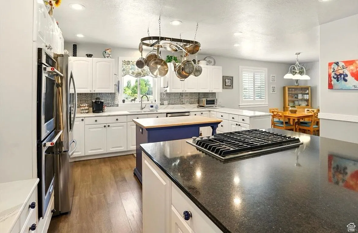 Large Accessible Home — Photo 2