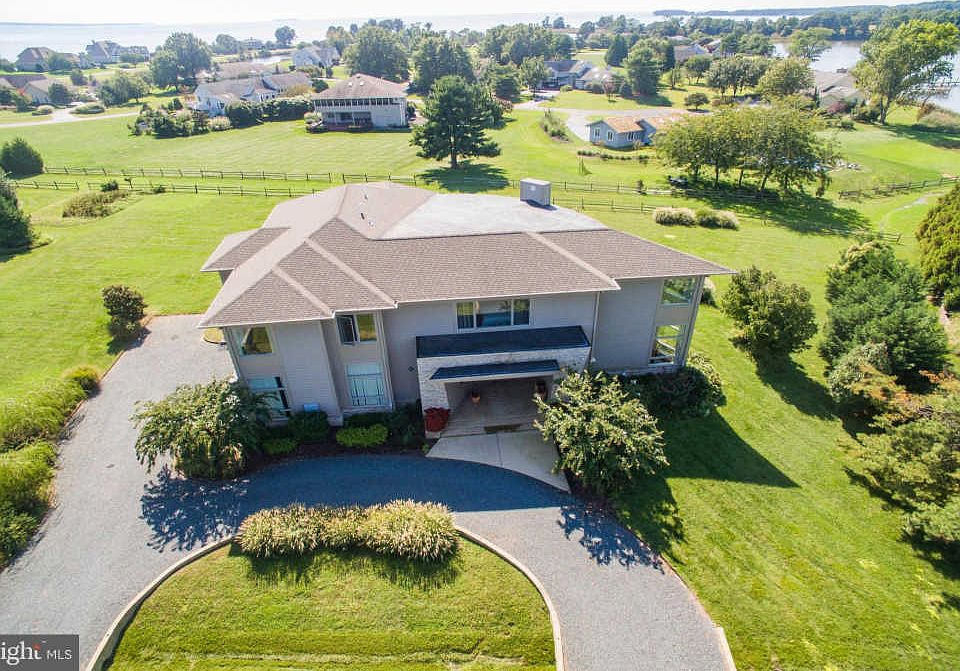 1st image of 103 Windward Ct