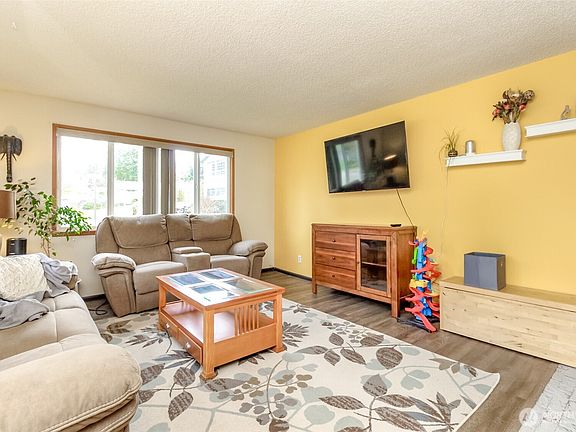 5th image of 4114 246th Street Ct E
