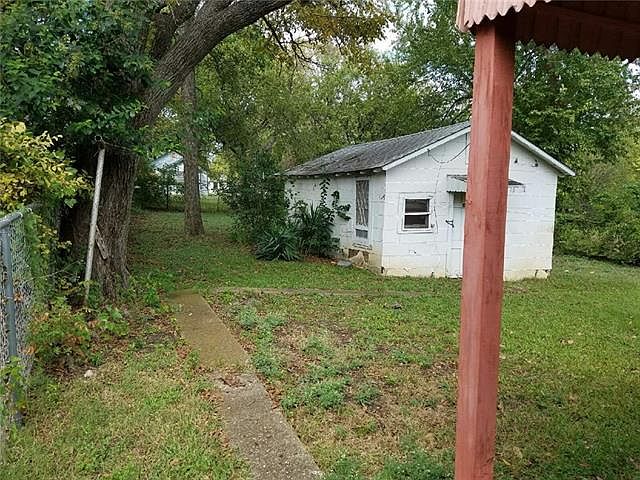 2nd image of 1507 Hudspeth Ave