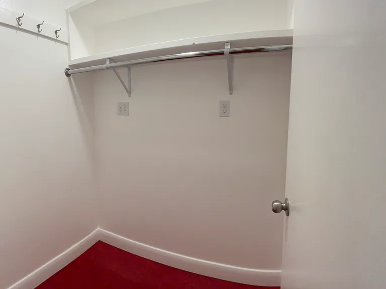 1540 W Broadway St #21 — Photo 4