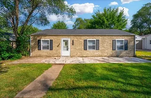 1208 E Charleston Dr Photo 1