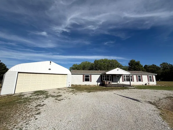1711 Dewild Ln, McPherson, KS 67460