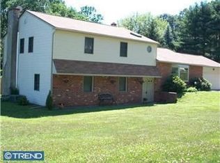 14 Roberta Dr, Aston, PA