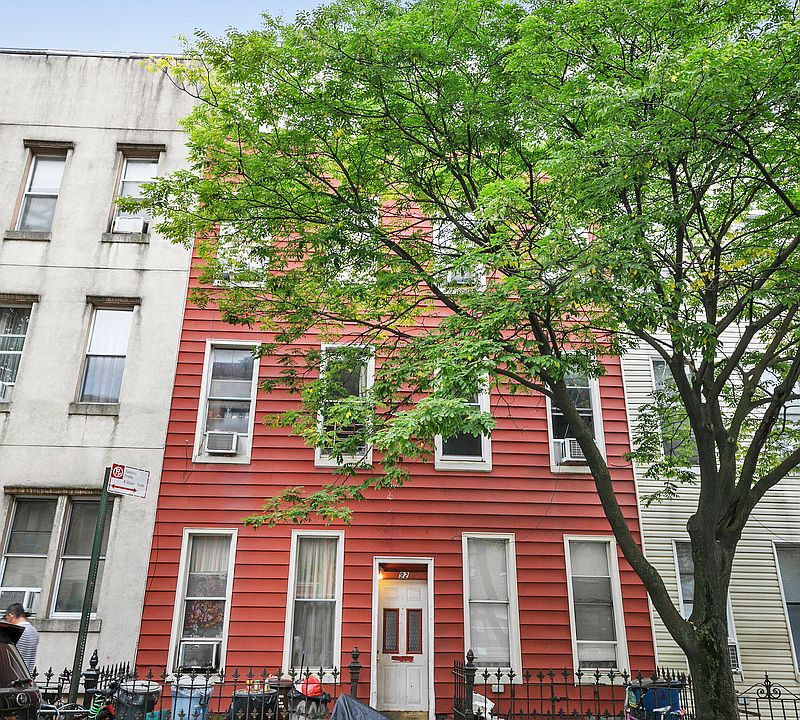 1st image of 92 Eagle St #Townhouse