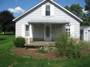 7495 Strawberry Lake Rd, Whitmore Lake, MI 48189