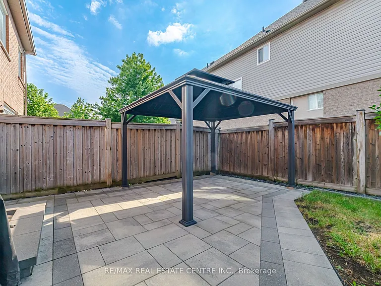 366 Hobbs Cres — Photo 46