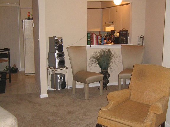 Dining Rm area going into Kitchen