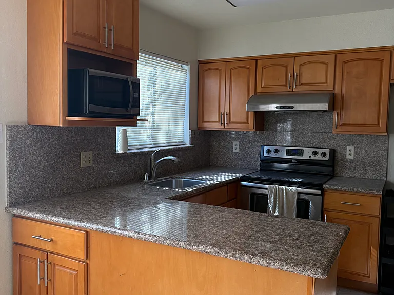 336 S Willard Ave — Photo 13