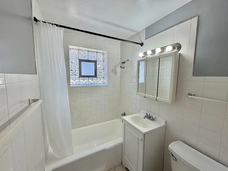 18428 Torrence Ave — Photo 6