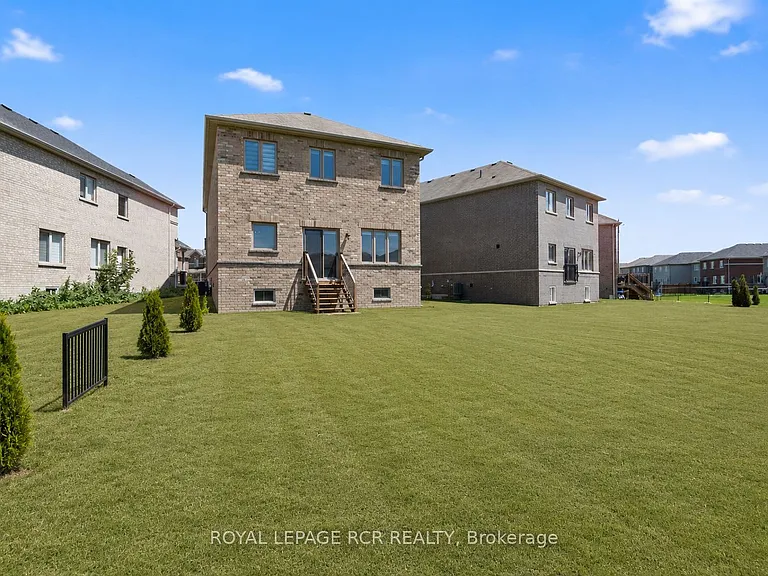 166 Seeley Ave — Photo 44