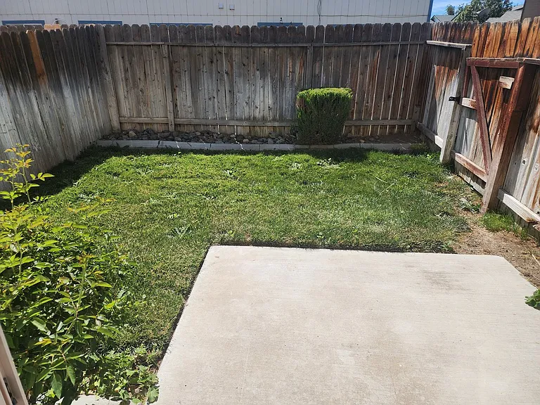 403 Valley Cir — Photo 8