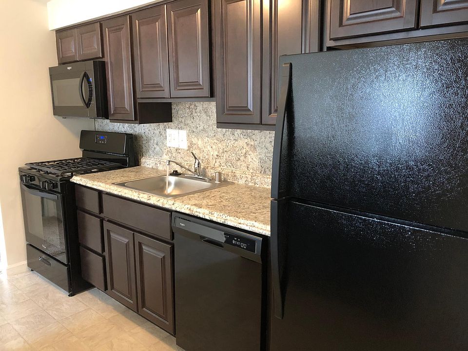 2nd image of 1441 Limit Ave APT C