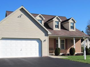 2501 Standardbred Dr, Lancaster, PA 17603