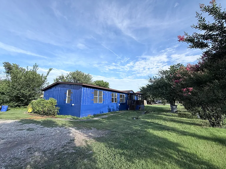 111 King Rd — Photo 3