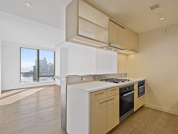 5th image of 252 South St #22C