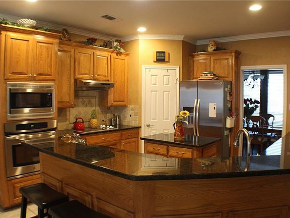 2nd image of 624 Lake View Dr