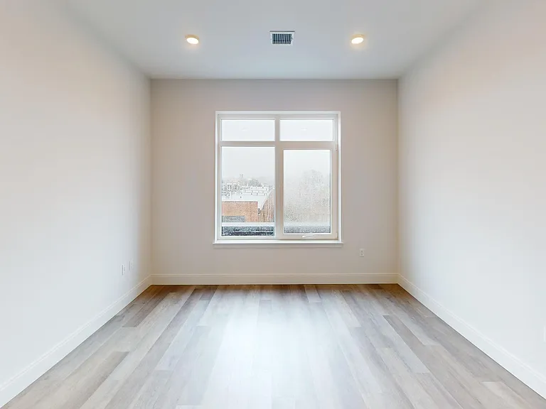 959 Dorchester Ave #409 — Photo 4