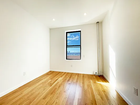 Rented by Bohemia Realty Group | media 12