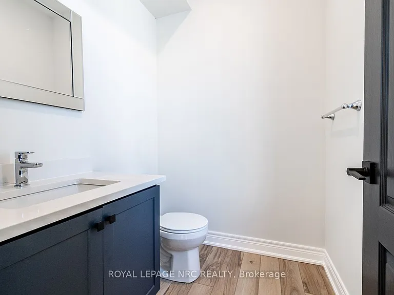 121A Moffatt St #25 — Photo 6