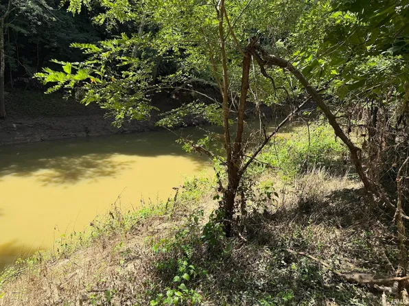 W River Rd, Patoka, IN 47666