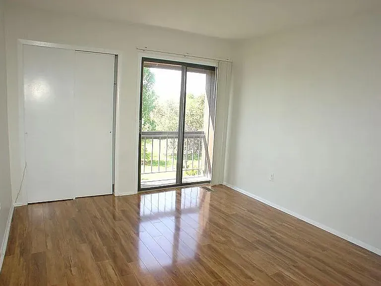 25 Bloomingdale Dr #3C — Photo 6