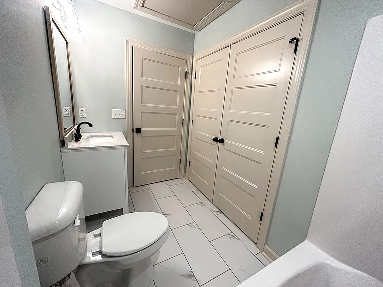 177 N Clarendon Dr — Photo 12