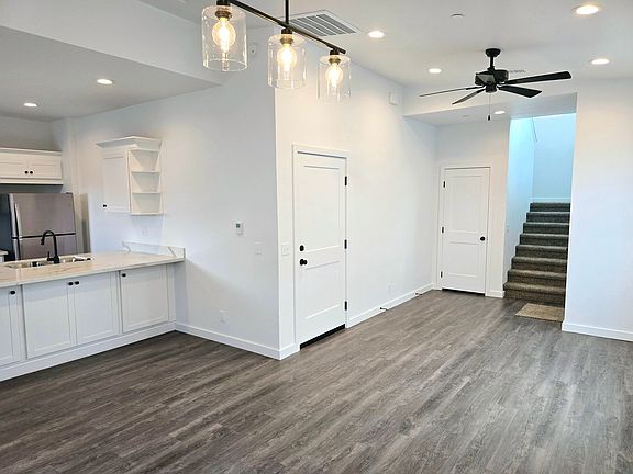 5th image of 5967 Bagley Ave #3