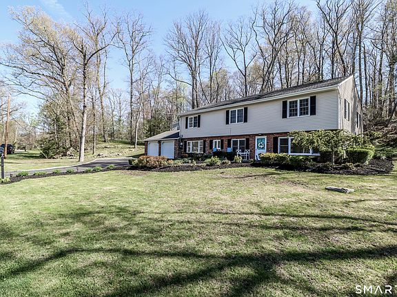 2nd image of 5 Bayberry Drive