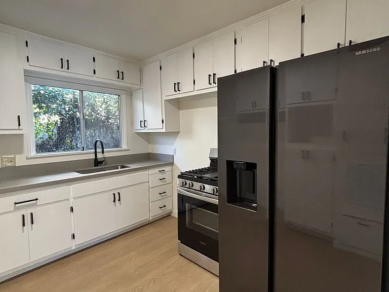 6819 N Figueroa St #21 — Photo 13
