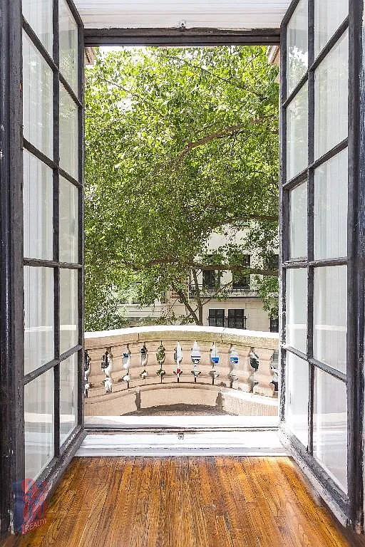 7 East 75th Street — Photo 1