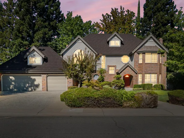 857 Lake Front Dr, Sacramento, CA 95831