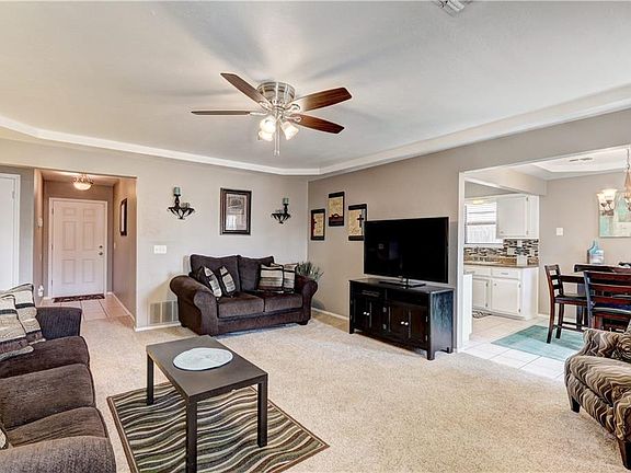 5th image of 12600 Whispering Hollow Dr