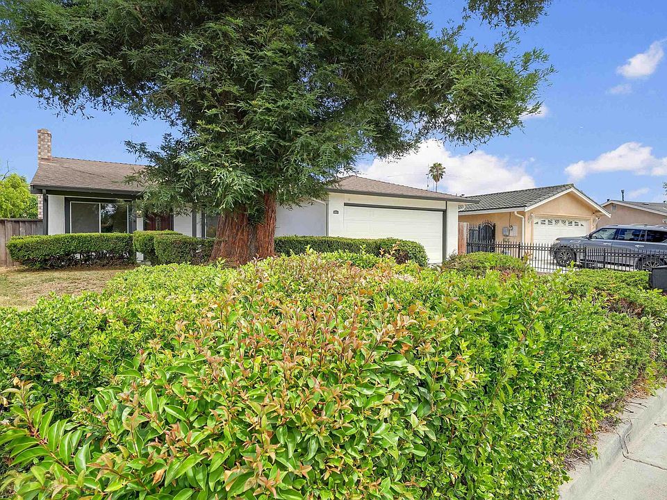 1st image of 32466 Lake Berryessa Dr