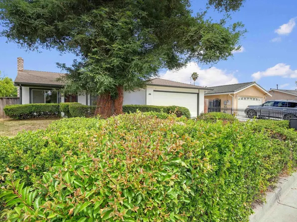 32466 Lake Berryessa Dr, Fremont, CA 94555