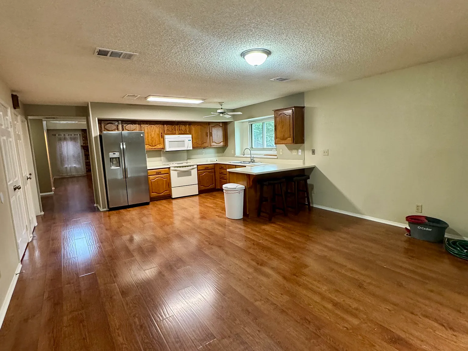 3 bed, 2263 sqft, $2,800 — Photo 4
