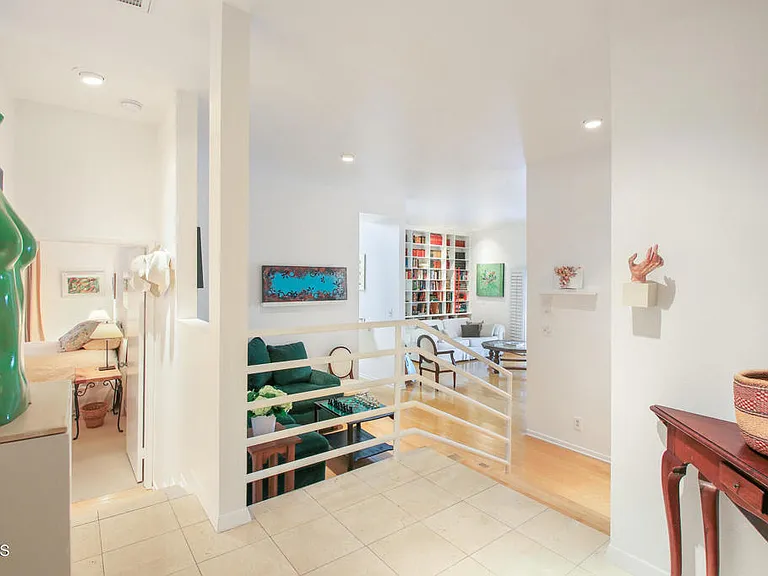 1670 Malcolm Ave #103 — Photo 7