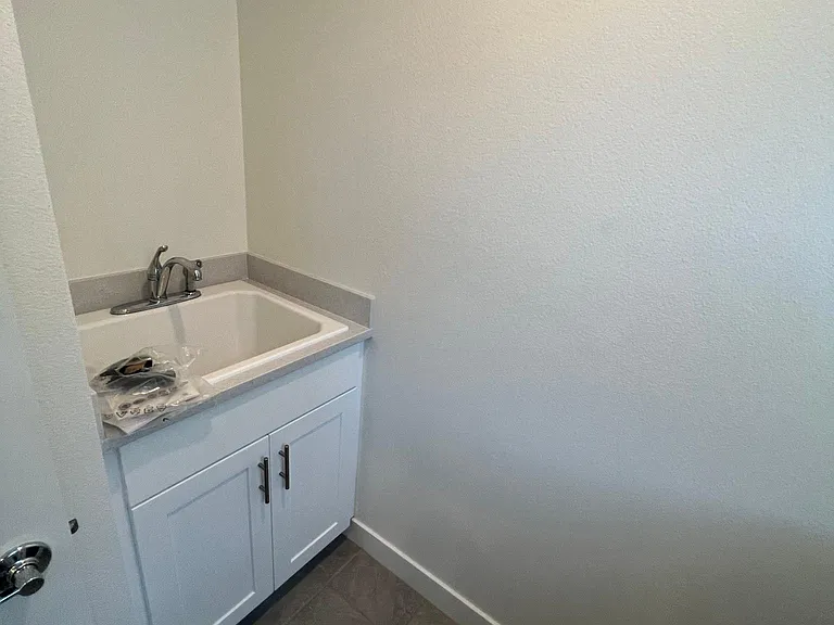 1033 Sage Ln — Photo 14
