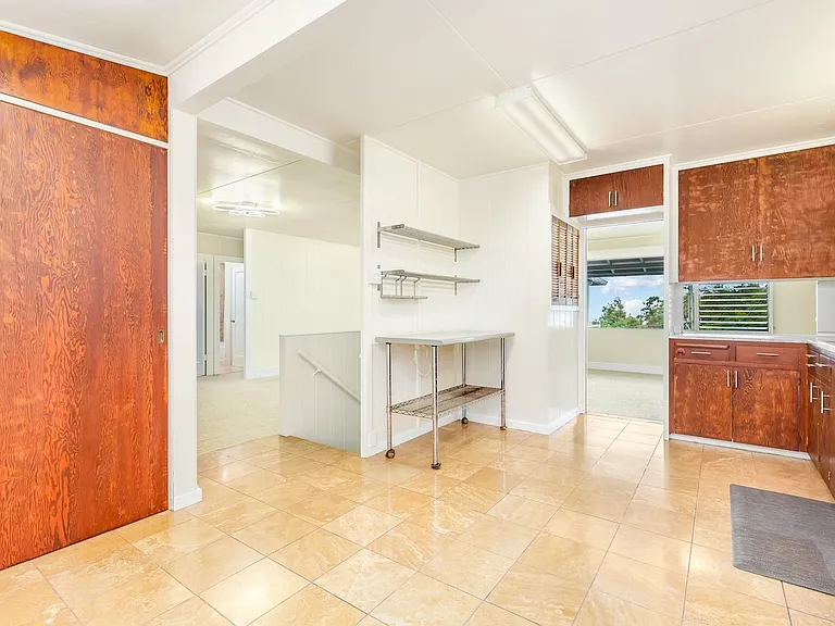 2559 Peter St — Photo 15