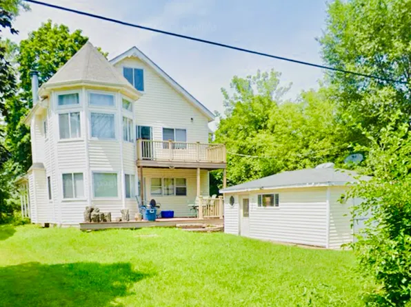 19239 W Fairview Dr, Mundelein, IL 60060