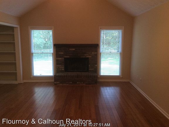 4th image of 320 Lee Road 997