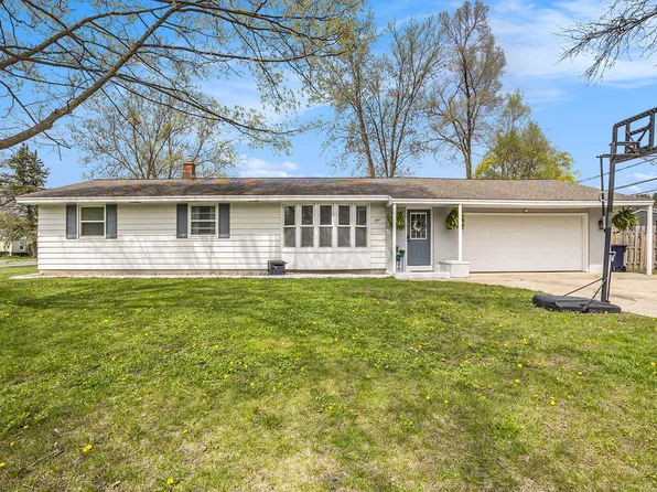 891 E 10th St, Holland, MI 49423