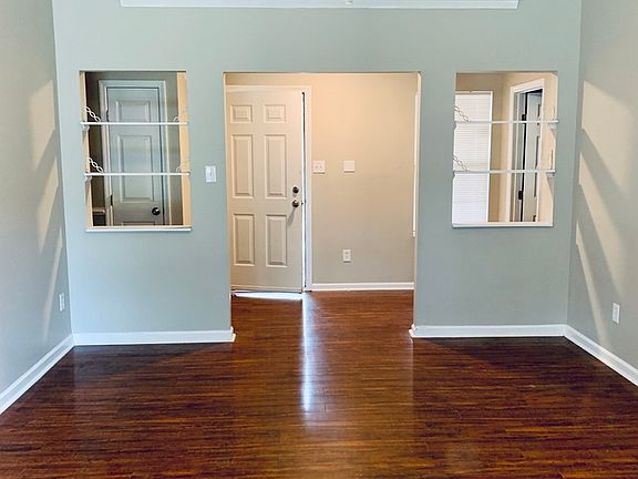 3rd image of 3523 Barker Dr