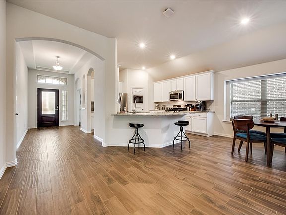 5th image of 6213 Gloucester Dr