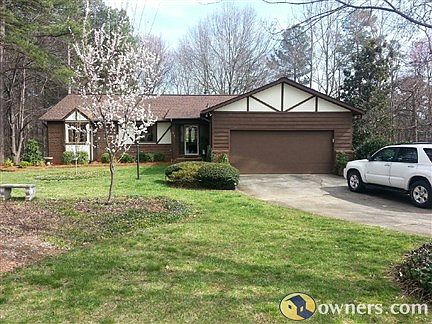 Over 2700sf in elite neighborhood